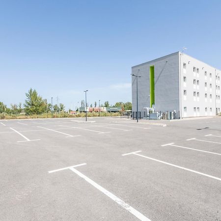 B&B Hotel Saint-Martin-De-Crau Alpilles Camargue Exterior photo