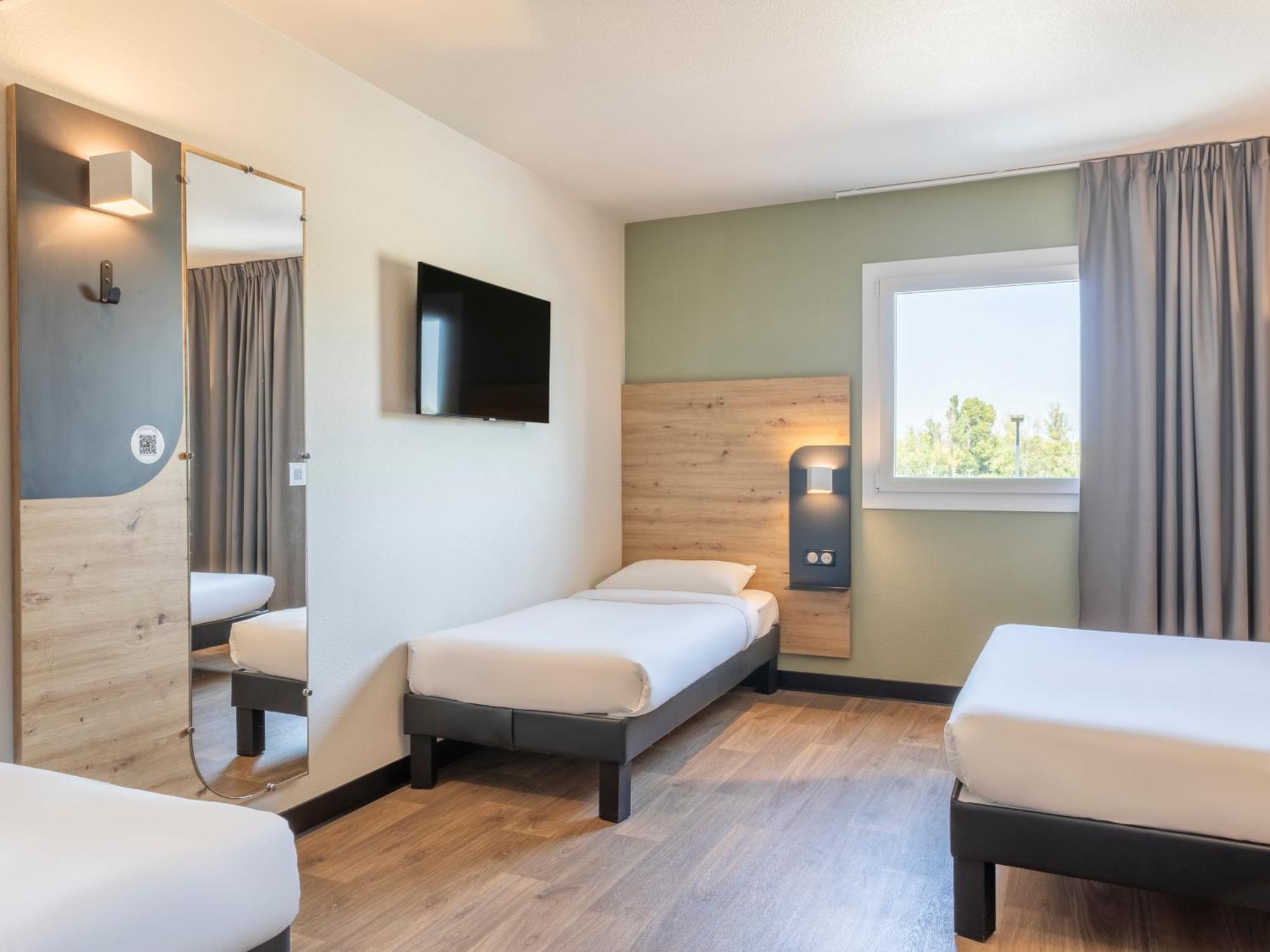 B&B Hotel Saint-Martin-De-Crau Alpilles Camargue Exterior photo