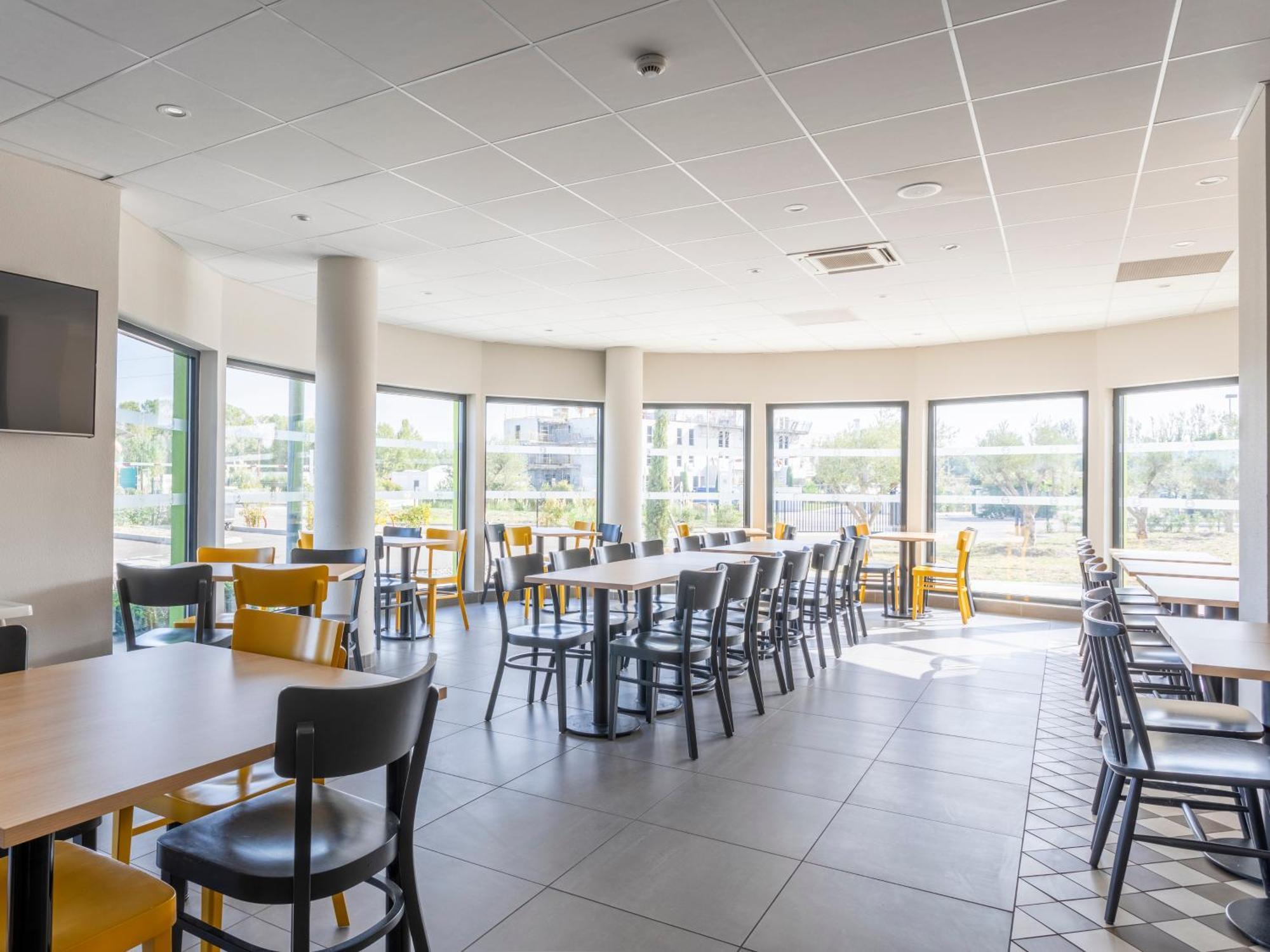 B&B Hotel Saint-Martin-De-Crau Alpilles Camargue Exterior photo